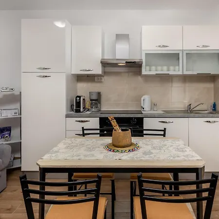 2 Bedroom Stunning In