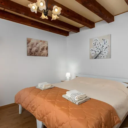 2 Bedroom Stunning In Feriehus Drivenik