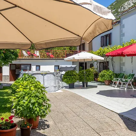 2 Bedroom Stunning In * Drivenik