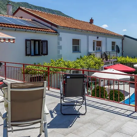 2 Bedroom Stunning In * Drivenik