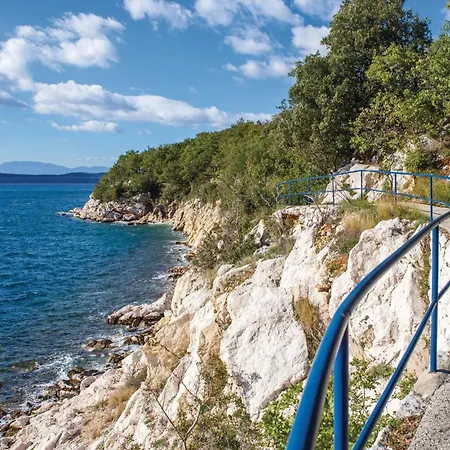 2 Bedroom Stunning In Feriehus Drivenik