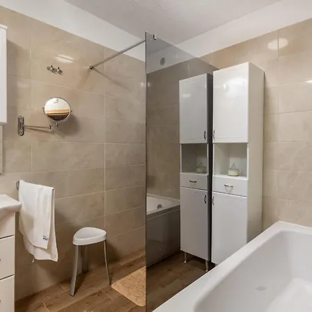 Feriehus 2 Bedroom Stunning In *