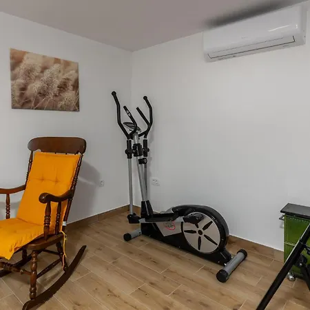 2 Bedroom Stunning In * Drivenik