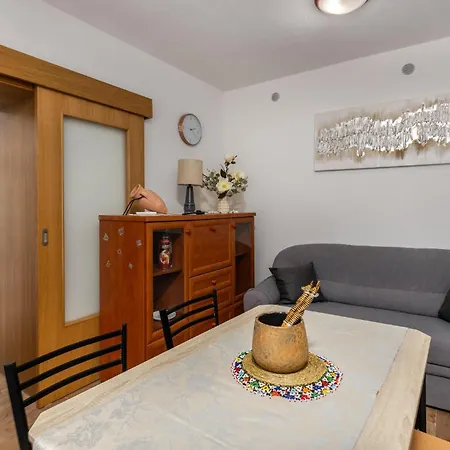 2 Bedroom Stunning In Feriehus Drivenik