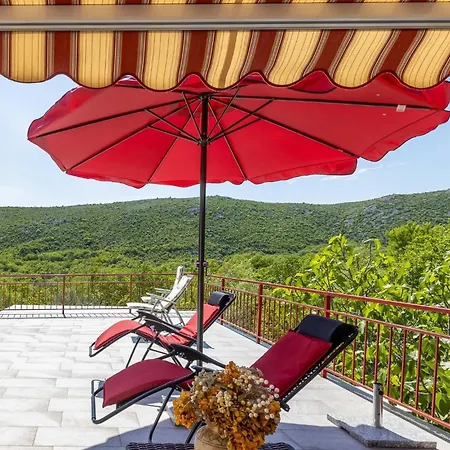 2 Bedroom Stunning In