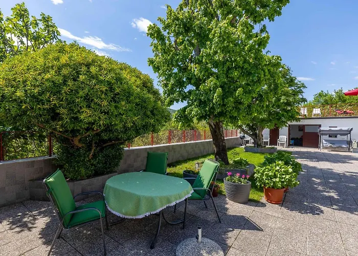 2 Bedroom Stunning In * Drivenik